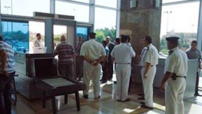 مطار القاهرة يمنع دخول 4 دبلوماسيين عراقيين لعدم وجود تأشيرة