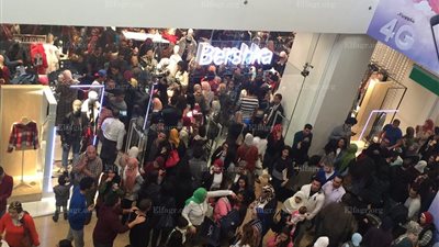 إقبال تاريخي على المولات في 