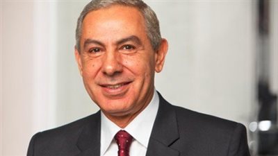 وزير الصناعة يصدر قرار بضوابط منح التراخيص المؤقتة للمصانع القائمة