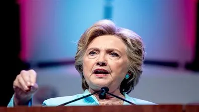 حملة كلينتون تؤكد مشاركتها إعادة فرز الأصوات في ولايات أمريكية 