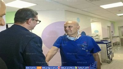 مجدي يعقوب يستقبل الأهلي في مركز القلب بأسوان ..صور