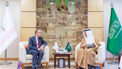 الأمير سلطان بن سلمان يلتقي سفير هولندا لدى المملكة 27 صفر 1438