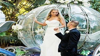 حفل زفاف أسطوري مع كوشة سندريلا للعروس! (صور)