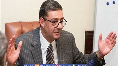 موقف محرج لمحمود طاهر على الهواء