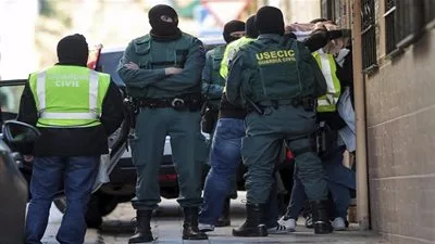 الشرطة الاسبانية تعتقل 4 أشخاص على علاقة بـ