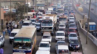 إصابة شخصان إثر انقلاب سيارة دواجن أمام قرية سندنهور ببنها