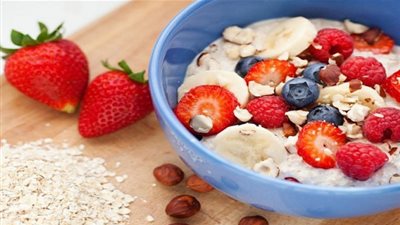 طريقة سهلة لعمل الشوفان بالفواكه اللذيذ