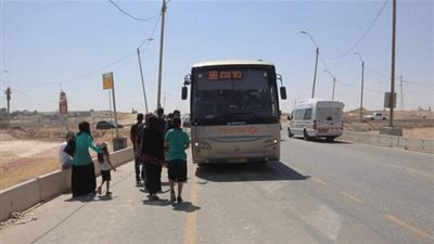 إسرائيل تزيل إعلانات بالعربية من الحافلات لأنها تؤذي أعين وآذان الركاب 