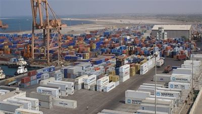 إغلاق مينائي السويس والزيتيات لسوء الأحوال الجوية