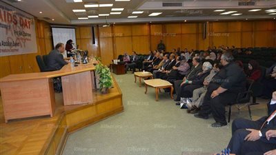 افتتاح أعمال مؤتمر اليوم العالمي لمرض الإيدز بكلية طب الزقازيق