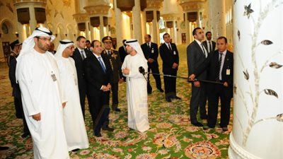 السيسي يزور ضريح الشيخ زايد