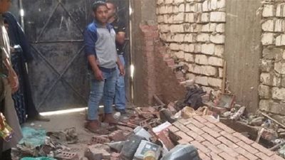 سقوط حائط داخل مدرسة على طالب بـ