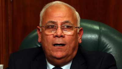 محافظ بورسعيد يفجر مفاجأة جديدة عن المواطن الذي اشتكى من ارتفاع سعر السكر