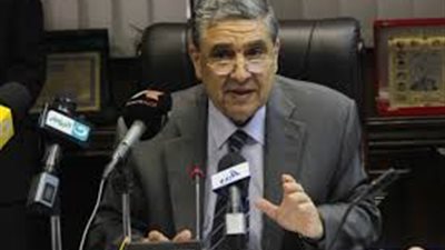 وزير الكهرباء يجتمع برؤساء القطاعات التجارية وعدد من قيادات القطاع