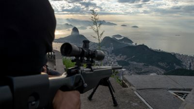 اغتيال رئيس بلدية وصحفيين بفنلندا