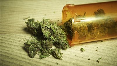 موظف بالمطار يكشف طريقة تهريب مخدر الإستروكس لمصر (فيديو)