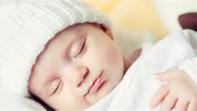 3 مشروبات تساعد طفلك على النوم.. 