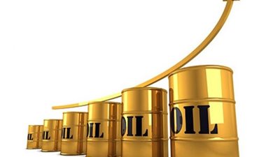 النفط يتخطى 55 دولارا للبرميل لأول مرة منذ 16 شهرا