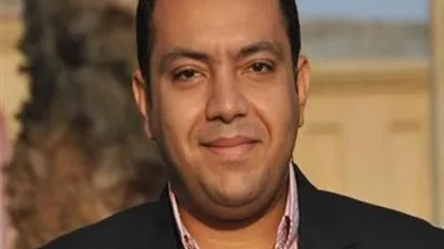 مذيع بالتلفزيون المصري يطلب عروسة عبر الـ