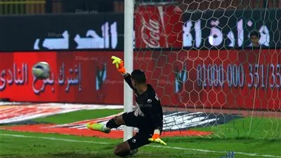 موقع إنجليزي عن ركلة جزاء الأهلي أمام المقاصة: أسوأ قرار في تاريخ كرة القدم (فيديو وصور)