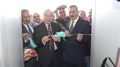 محافظ دمياط يحصر تعديات البناء على الأراضي الزراعية  أثناء افتتاحه للوحدة المحلية بقرية السنانية 