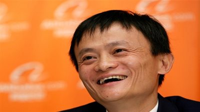 عملية جراحية تجعل رجل صيني يشبه 