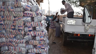 بيع 50 طناً من السكر المدعم بالقرى الأكثر احتياجًا بالفيوم بسعر 7 جنيهات للكيلو