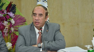 مجلس جامعة أسيوط  يوافق على تعيين 18 أستاذاً بعدد من كليات الجامعة