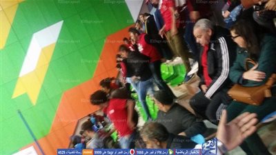 عاجل .. اقتحام الصالة المغطاة بالنادي الأهلي (صور)