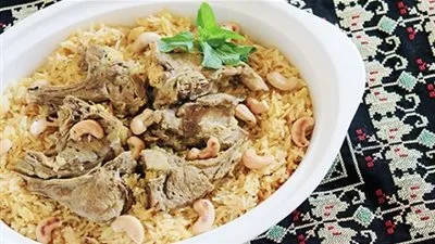 طريقة تحضير كبسة لحم الماعز بالكاجو