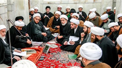 أستاذ جامعي: الشيعة يعتقدون أن النبوة نزلت خطأ على سيدنا محمد 