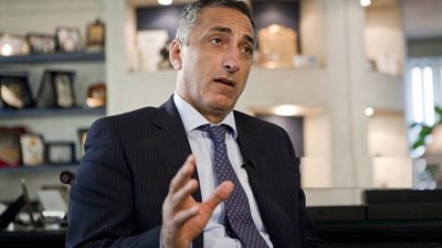 محافظ البنك المركزي: 40% من فريق عملي 