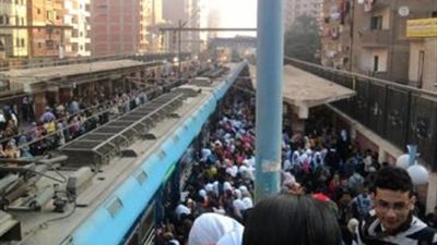 تكدس شديد بمحطة مترو الشهداء لتأخر وصول القطارات