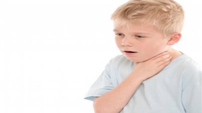 كيف تتصرفين عند ابتلاع طفلك أشياء صغيرة؟