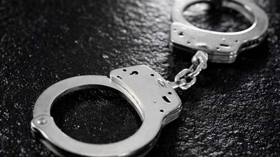 الإطاحة بعصابة تسلب العمالة تحت تهديد السلاح في الجبيل