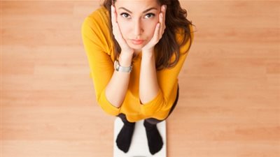 4 عادات يومية تزيد وزنك وتضر بصحتك!