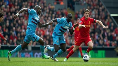 الدوري الإنجليزي.. ليفربول يتحدى وست هام في صراع الصدارة