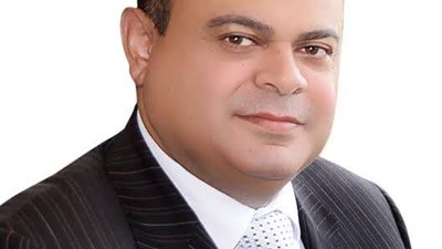 محافظ مطروح ناعياً البابا تواضروس وأسر الحادث الارهابي بالكاتدرائية يؤكد: مصر صامدة للتخلص من الإرهاب