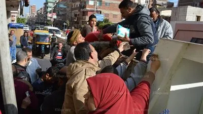 مساعد محافظ كفرالشيخ يُحيل المسؤلين عن توزيع  السكر للتحقيق (صور)