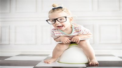 خطوات تدريب طفلك للجلوس على 