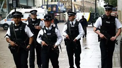 اعتقال 6 أشخاص في مداهمات لمكافحة الإرهاب في بريطانيا