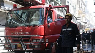 الحماية المدنية بالإسكندرية تسيطر على حريق هائل داخل إحدى المحلات