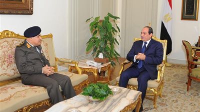 عاجل.. السيسي يلتقي وزير الدفاع 