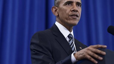 أوباما يحذّر من علاقة واضحة بين بوتين وترامب