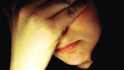 بعد زواج دام 8 أشهر.. مصممة أزياء: جوزي خاني مع 12 فتاة (فيديو)