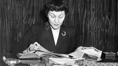 6 رجال في حياة المتمردة 