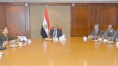 وزير الصناعة: خطة طموحة لتطوير منظومة المعارض في مصر