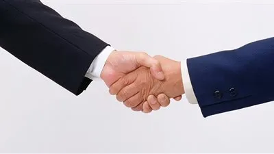 تكنولوجيا جديدة ...المصافحة واللمس عن بعد