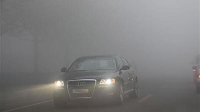 5 نصائح تستخدمها لإزالة الضباب أثناء القيادة.. تعرف عليها 