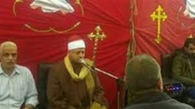 إمام مسجد بشبرا يروي تفاصيل قراءته القرآن في عزاء قبطي